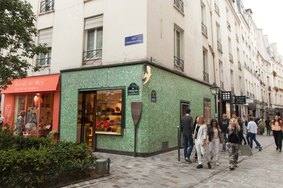 Shop French Fashion Brands<br>Right From Your Living Room - Laflore Paris