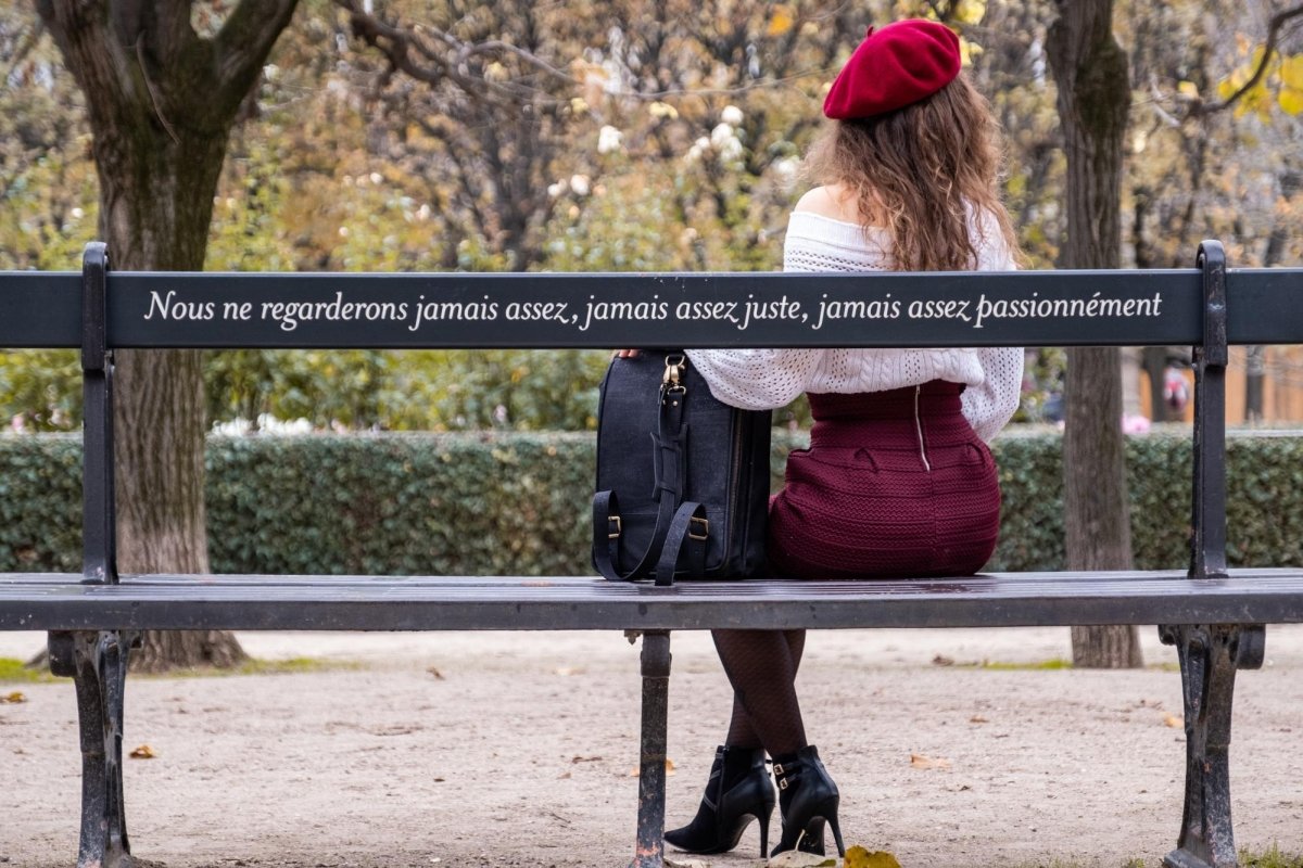 6 Must-Haves In a Professional Woman's Backpack Purse Combo - Laflore Paris