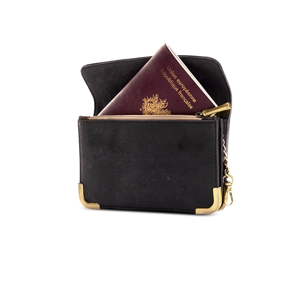 Passport cover in smooth black calfskin – RSVP Paris